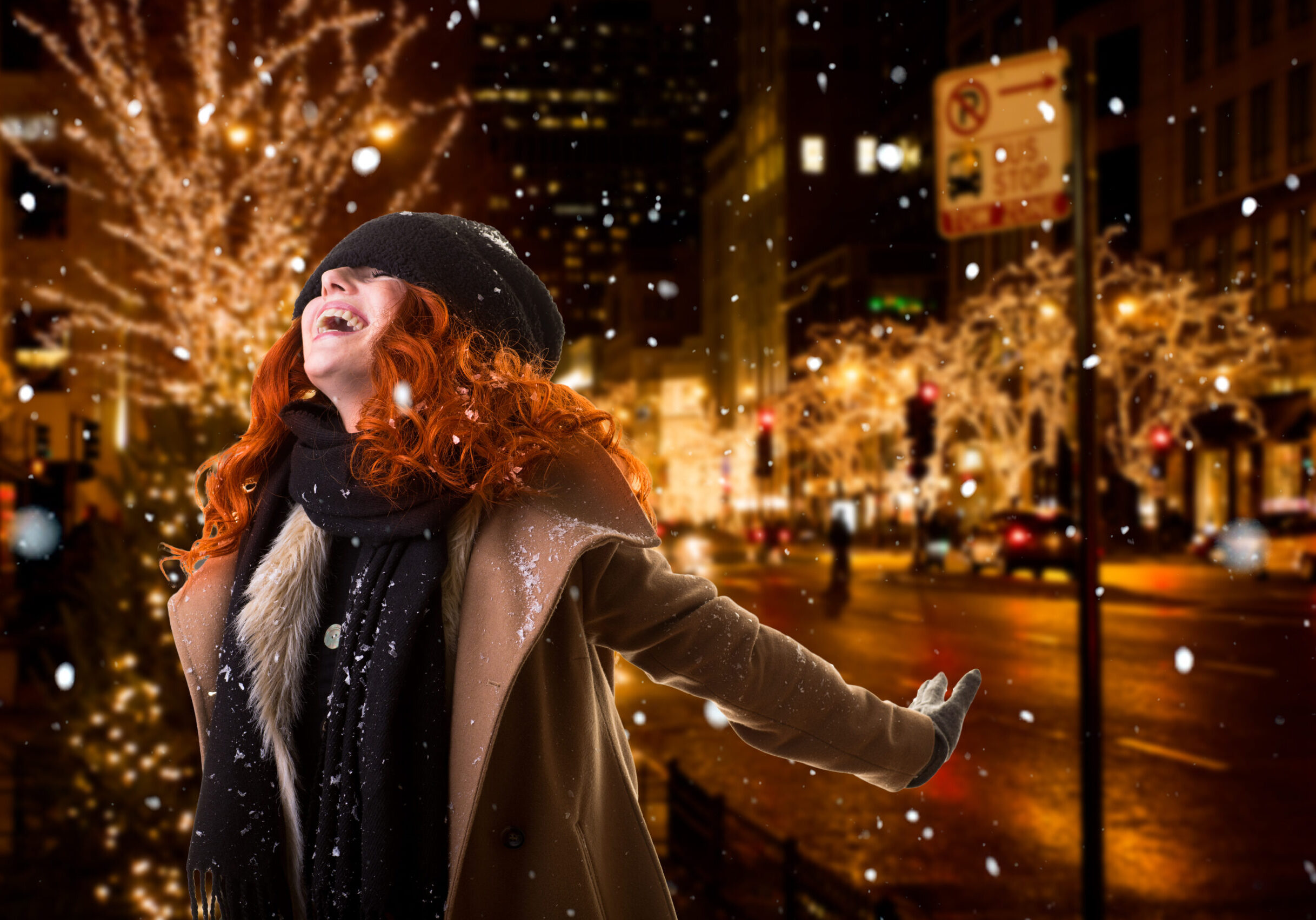 women in chicago at night